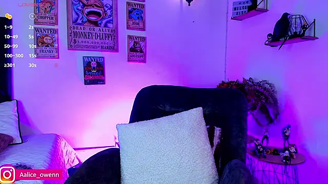 Snapshot of Aliceowenn chatting on October 11, 9:39 pm Aliceowenn online show from October 11, 9:39 pm
