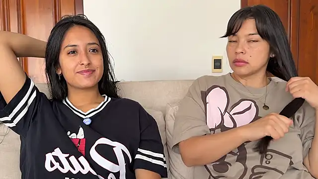 Snapshot of 2SummerLove1 chatting on October 26, 2:12 pm 2SummerLove1 online show from October 26, 2:12 pm