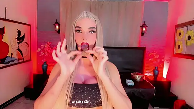 Victoria Kastelo online show from March 18, 7:30 pm