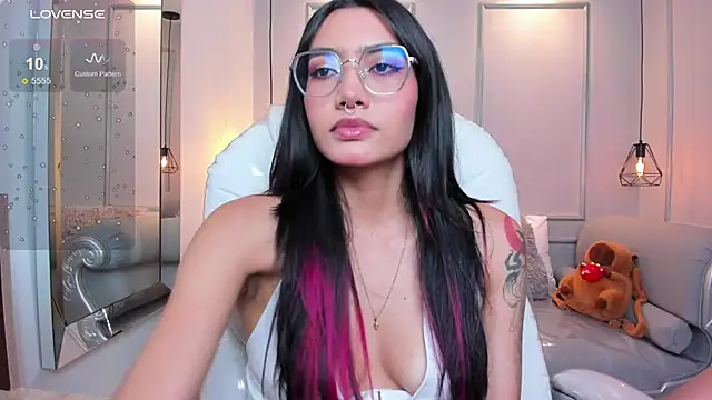 Snapshot of AzuraKindong chatting on September 10, 7:36 pm AzuraKindong online show from September 10, 7:36 pm