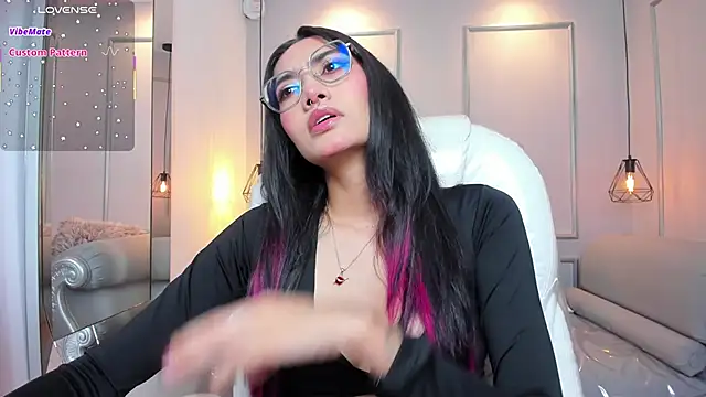 AzuraKindong online show from October 27, 7:19 pm