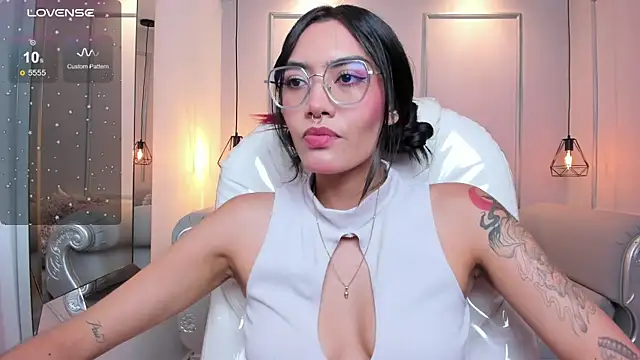 Snapshot of AzuraKindong chatting on September 12, 7:54 pm AzuraKindong online show from September 12, 7:54 pm