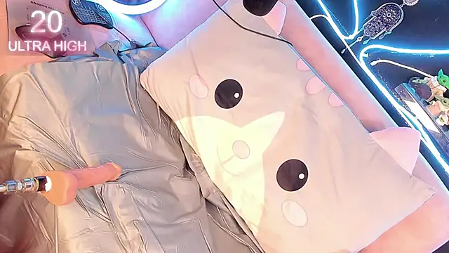 shayna manson  online show from November 22, 8:50 am