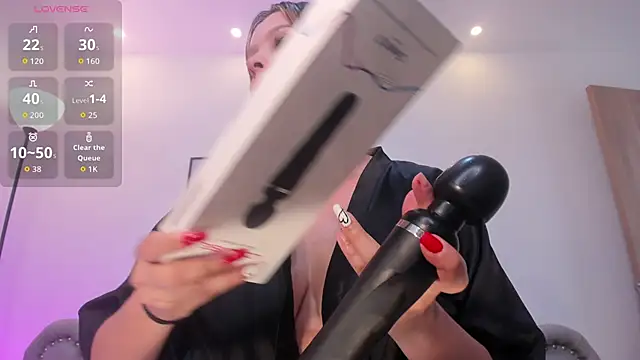 Aida adams online show from November 6, 7:20 pm