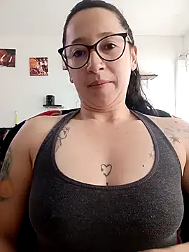 emilypoppy3 online show from March 10, 8:46 pm