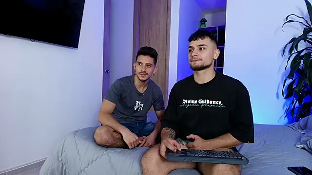 Aron-santoro online show from April 23, 11:07 pm