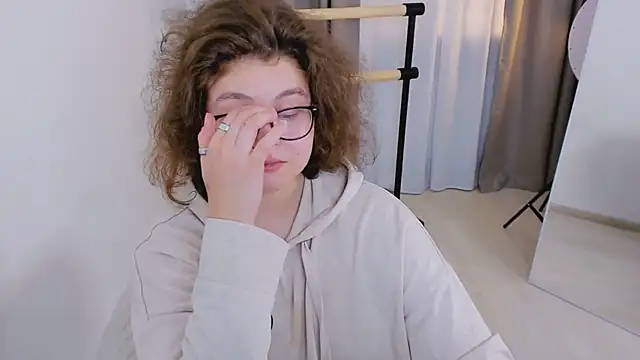 Sashy Way online show from September 15, 9:22 pm