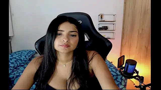 Yues050600 online show from May 21, 5:27 am