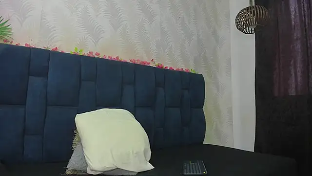 Ammy Connor1 online show from March 24, 9:09 pm