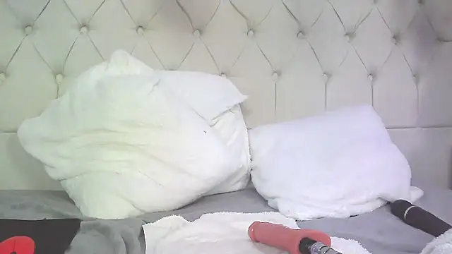 Snapshot of carolinesampaio chatting on September 26, 4:26 pm carolinesampaio online show from September 26, 4:26 pm