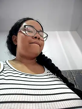 Snapshot of XMara chatting on October 2, 6:46 pm XMara online show from October 2, 6:46 pm