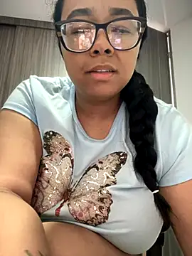 Snapshot of XMara chatting on October 7, 5:39 pm XMara online show from October 7, 5:39 pm