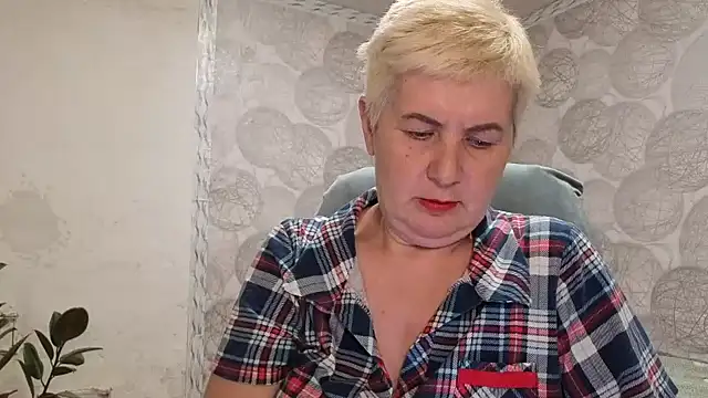 NicoleOlla online show from November 5, 11:26 am