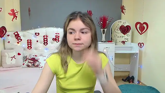 TinaRedly online show from February 10, 7:39 pm