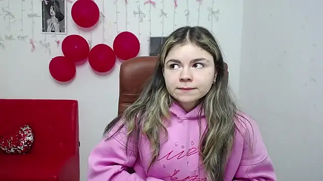 TinaRedly online show from January 14, 6:24 pm