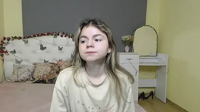 TinaRedly online show from February 25, 7:07 am