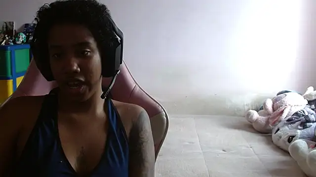 TiffanyRoouse online show from November 27, 6:33 pm