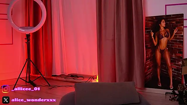 VanessaSimon online show from February 5, 7:11 am