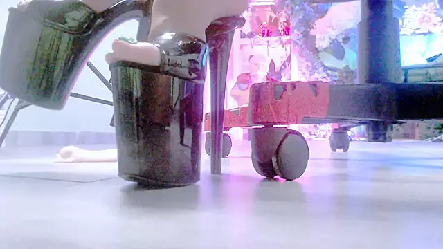 MonicaMaxwel online show from November 25, 2:30 pm