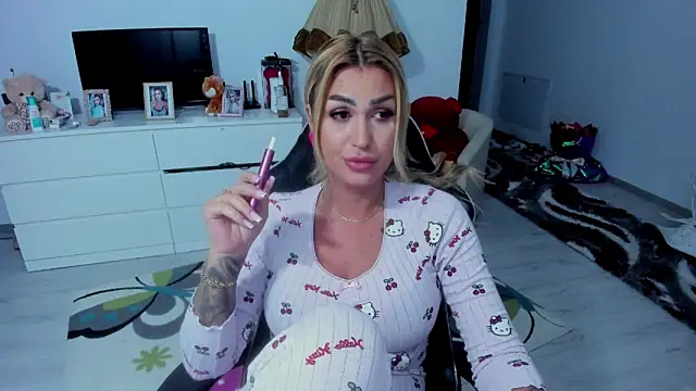 glossypostop online show from September 29, 3:28 pm