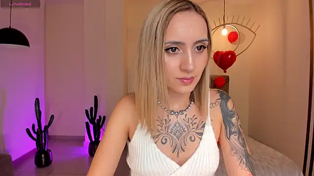 MollySundersX online show from February 13, 8:21 pm