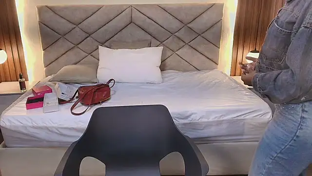 Raquel jones online show from April 16, 12:05 pm