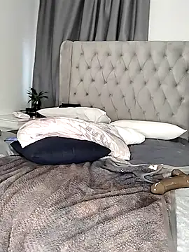 NiftyNora online show from September 10, 4:56 am