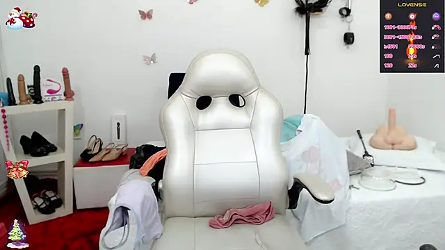 mom hot   online show from January 9, 9:30 pm