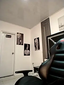 Natasha miilf online show from March 25, 1:25 pm