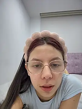 Bonniepark online show from March 4, 11:00 pm