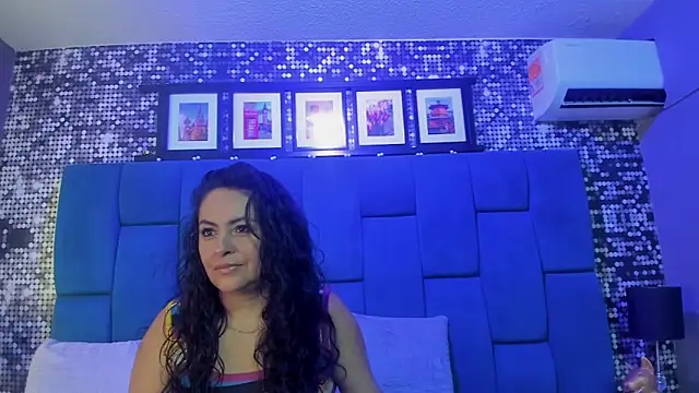 hanny milf online show from October 22, 11:37 am