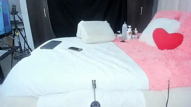 merida blue  online show from January 31, 7:11 pm