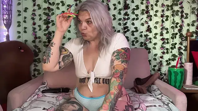 CherryBombBomb online show from May 25, 2:32 am