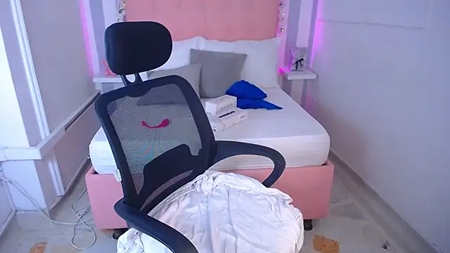 Hanna alcazar online show from October 1, 12:15 am