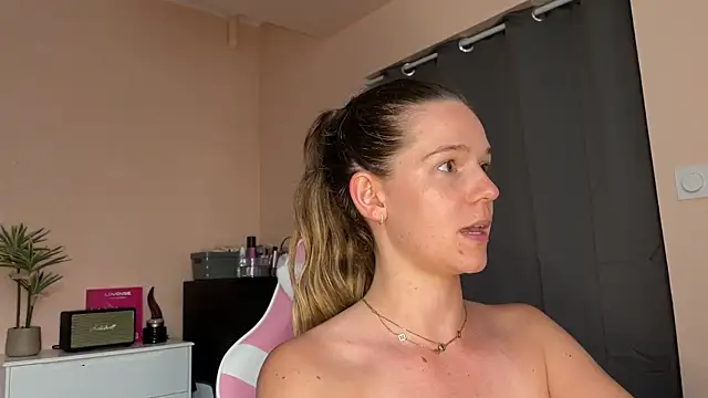 lucie mehott online show from June 1, 7:15 pm