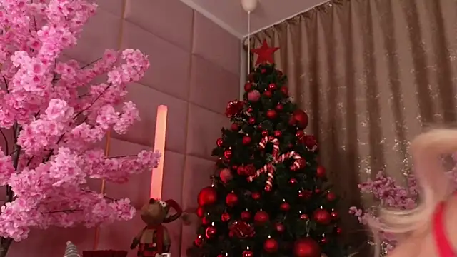 Elliblue online show from December 3, 11:29 pm