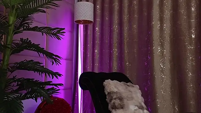 Elliblue online show from November 5, 10:15 pm