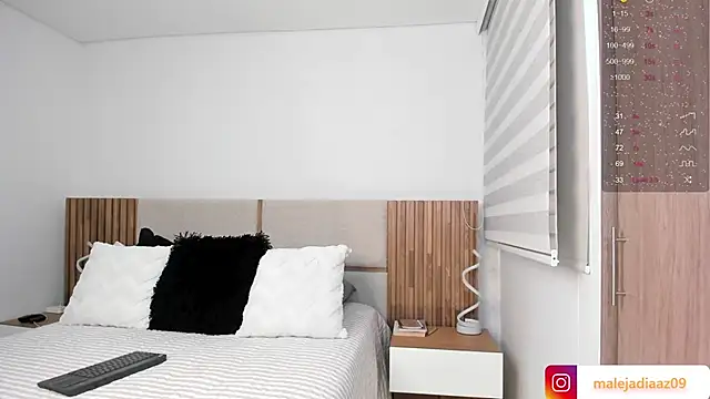 MalejaDiaz  online show from February 18, 8:41 pm