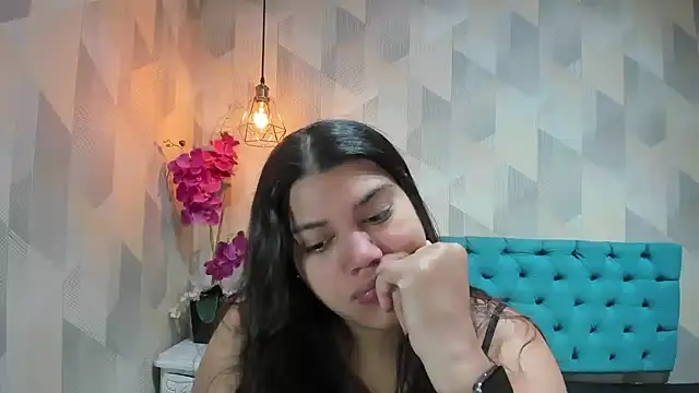LindaBreeS online show from June 1, 1:46 pm