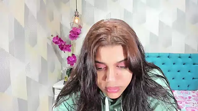 LindaBreeS online show from September 15, 4:21 am