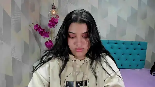 LindaBreeS online show from October 20, 6:00 pm