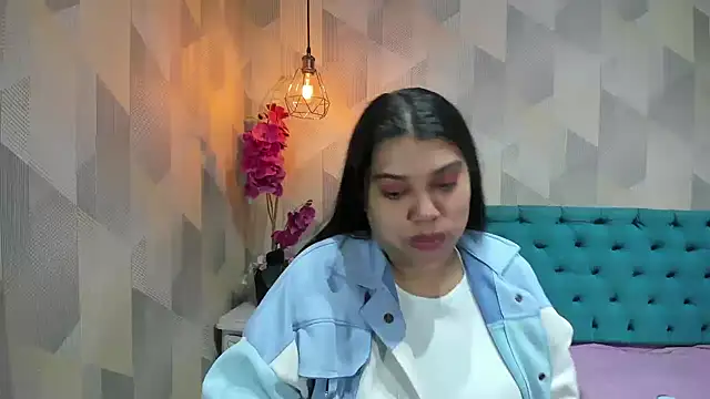 LindaBreeS online show from July 14, 1:38 pm