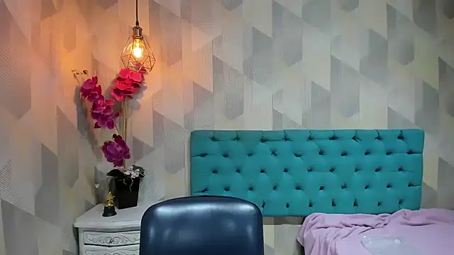 LindaBreeS online show from March 29, 3:44 pm