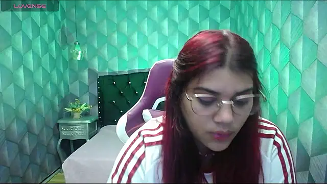 LindaBreeS online show from December 2, 7:10 am