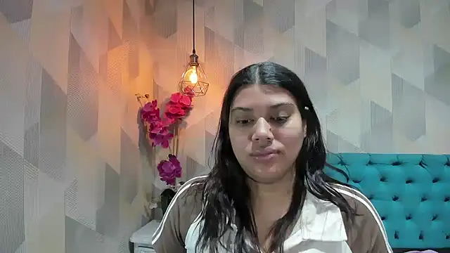 LindaBreeS online show from April 18, 4:31 pm