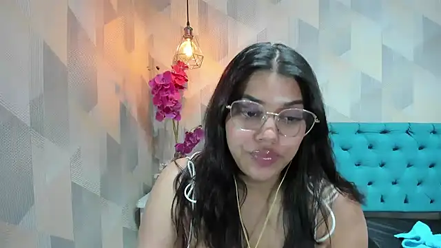 LindaBreeS online show from April 12, 4:21 pm