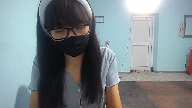 elllaaxx online show from January 9, 5:23 am