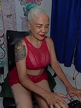 freyadevil333 online show from February 19, 6:46 am