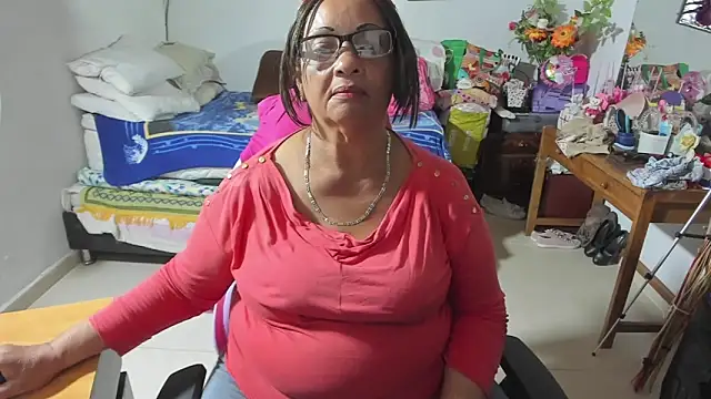 Snapshot of Mrs_mommy_ chatting on September 19, 11:26 pm Mrs mommy online show from September 19, 11:26 pm
