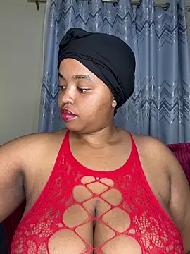 Linahlove online show from February 8, 8:56 pm